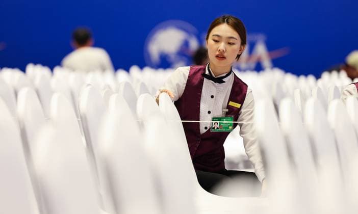 News Themen der Woche KW13 News Bilder des Tages (240326) -- BEIJING, March 26, 2024 -- Staff members work at the main venue of Boao Forum for Asia (BFA) Annual Conference 2024 in Boao, south China s Hainan Province, March 25, 2024. The Boao Forum for Asia (BFA) Annual Conference 2024 will be held from March 26 to 29 in Boao, focusing on how the international community can work together to deal with common challenges and shoulder their responsibilities. ) XINHUA PHOTOS OF THE DAY YangxGuanyu 