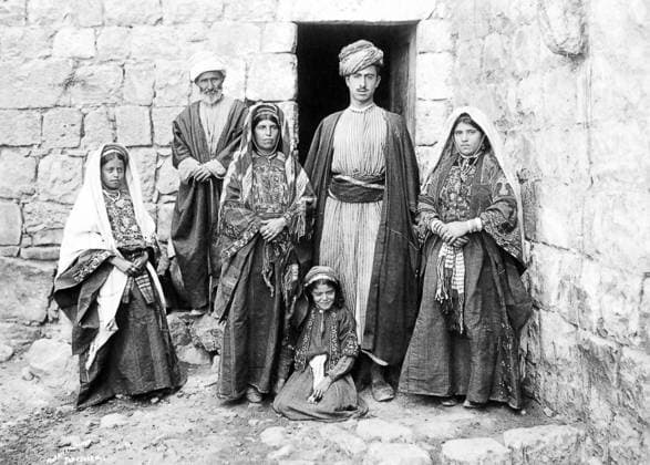 Palestine: A Palestinian famiy of Jerusalem. American Colony of Jerusalem, c. 1900 Palestine (Arabic: ÙÙ Ø³Ø·ÙäÙÜŽ Filasá¹­Ä«n, Falasá¹­Ä«n, Filisá¹­Ä«n; Greek: Î Î±Î»Î±Î¹ÏƒÏ Î¯Î½Î·, PalaistinÄ ; Latin: Palaestina; Hebrew: ×¤×œ× ×ª×™× × Palestina) is a name given to the geographic region between the Mediterranean Sea and the Jordan River. The region is also known as the Land of Israel (Hebrew: ××¨×¥Ö¾×™× ×¨××œ Eretz-Yisra el), the Holy Land and the Southern Levant.<br ><br > In 1832 Palestine was conquered by Muhammad Ali s Egypt, but in 1840 Britain intervened and returned control of the Levant to the Ottomans in return for further capitulations. The end of the 19th century saw the beginning of Zionist immigration and the Revival of Copyright: xxPicturesxFromxHistoryx