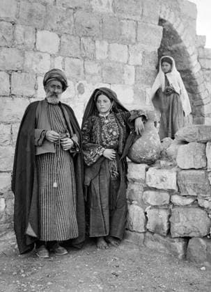 Palestine: The Sheikh of Ramallah with his wife, c. 1910 Palestine (Arabic: ÙÙ Ø³Ø·ÙäÙÜŽ Filasá¹­Ä«n, Falasá¹­Ä«n, Filisá¹­Ä«n; Greek: Î Î±Î»Î±Î¹ÏƒÏ Î¯Î½Î·, PalaistinÄ ; Latin: Palaestina; Hebrew: ×¤×œ× ×ª×™× × Palestina) is a name given to the geographic region between the Mediterranean Sea and the Jordan River. The region is also known as the Land of Israel (Hebrew: ××¨×¥Ö¾×™× ×¨××œ Eretz-Yisra el), the Holy Land and the Southern Levant.<br ><br > In 1832 Palestine was conquered by Muhammad Ali s Egypt, but in 1840 Britain intervened and returned control of the Levant to the Ottomans in return for further capitulations. The end of the 19th century saw the beginning of Zionist immigration and the Revival of the Hebrew language. The Copyright: xxPicturesxFromxHistoryx