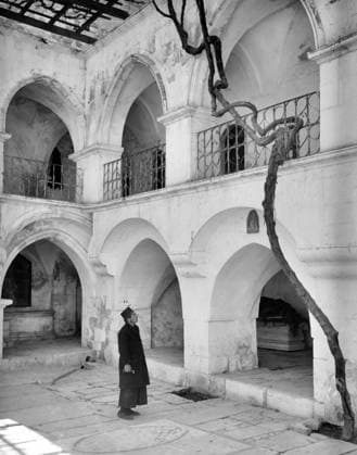 Palestine: The House of Caiaphas, Jerusalem, c. 1910 Palestine (Arabic: ÙÙ Ø³Ø·ÙäÙÜŽ Filasá¹­Ä«n, Falasá¹­Ä«n, Filisá¹­Ä«n; Greek: Î Î±Î»Î±Î¹ÏƒÏ Î¯Î½Î·, PalaistinÄ ; Latin: Palaestina; Hebrew: ×¤×œ× ×ª×™× × Palestina) is a n ame given to the geographic region between the Mediterranean Sea and the Jordan River. The region is also known as the Land of Israel (Hebrew: ××¨×¥Ö¾×™× ×¨××œ Eretz-Yisra el), the Holy Land and the Southern Levant.<br ><br > In 1832 Palestine was conquered by Muhammad Ali s Egypt, but in 1840 Britain intervened and returned control of the Levant to the Ottomans in return for further capitulations. The end of the 19th century saw the beginning of Zionist immigration and the Revival of the Hebrew language. The mov Copyright: xxPicturesxFromxHistoryx