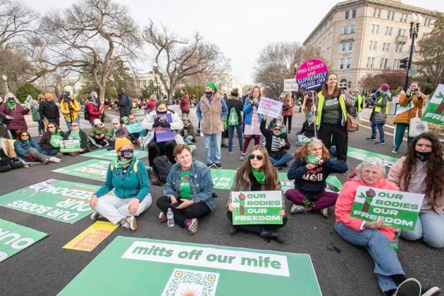 News Bilder des Tages Washington DC, March 26,2024, USA:Protestors for and against the right of women to have over-the counter abortion contraception medication gather at the US Supreme Court where the Justices are hearing this case in Washington DC. Copyright: xPatsyxLynchx