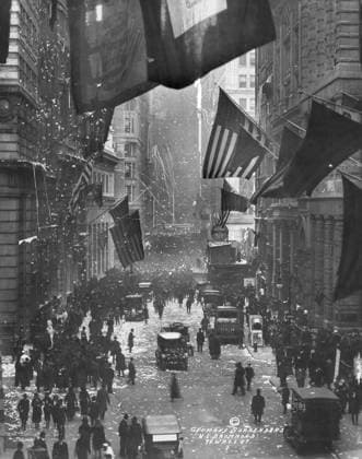 WWI: ARMISTICE, 1918. Celebrations on Wall Street in New York City, following the Armistice with Germany after World War I. Photograph, 1918.  Copyright: xGRANGERx xGRANGERx 0326481