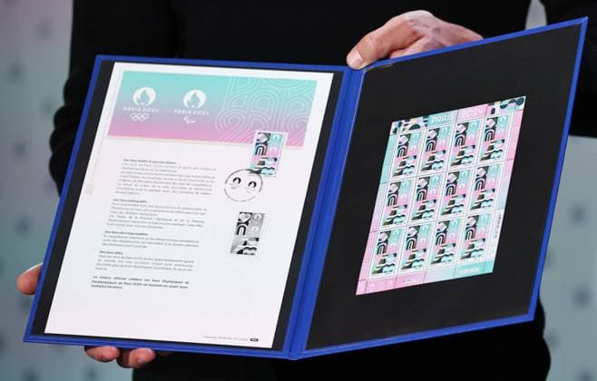 Bilder des Jahres 2024, News 03 März News Themen der Woche KW13 News Bilder des Tages (240327) -- PARIS, March 27, 2024 -- The official stamps for the Paris 2024 Olympic and Paralympic Games are seen during a presentation at the French Postal Museum in Paris, France, March 26, 2024. Drawing inspiration from the visual identity of the Paris Olympics, the stamp highlights iconic places like the Eiffel Tower and the River Seine, with sporting elements of athletics tracks and ball bounces featured in it. The stamp has exceptional finishes with hot stamping. ) (SP)FRANCE-PARIS-OLYMPICS-OFFICIAL STAMP GaoxJing 