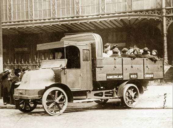 WWI: REFUGEES, 1918. An American Red Cross truck arriving in Paris, France with refugees. Photograph, 1918.  Copyright: xGRANGERx xGRANGERx 0528007