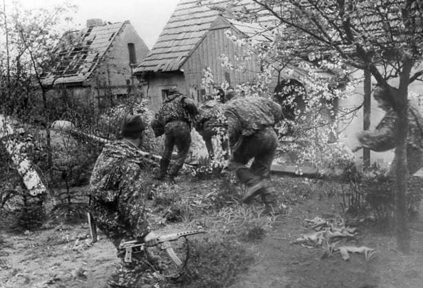 Great Patriotic War 5605959 20.04.1945 Great Patriotic War of 1941-1945. Fights in the outskirts of Berlin. Ryumkin Berlin Germany  Copyright: xRyumkinx