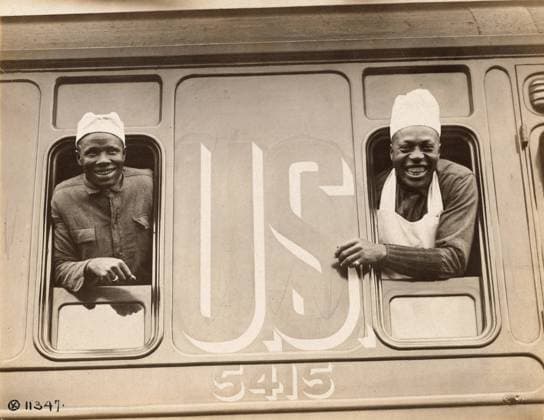 WWI: COOKS, 1918. Cooks aboard the dining car on the American hospital train 54 in Herreville, France. Photograph, 26 April 1918.  Copyright: xGRANGERx xGRANGERx 0528976