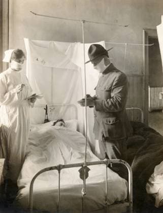 FLU PANDEMIC, 1918. An influenza patient in hospital at Fort Porter in Buffalo, New York. Photograph, November 1918.  Copyright: xGRANGERx xGRANGERx 0529213