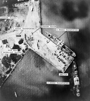 CUBAN MISSILE CRISIS, 1962. Aerial view of Mariel naval port in Cuba, showing Soviet missiles being loaded. Photograph, 1962.  Copyright: xGRANGERx xGRANGERx 0635855