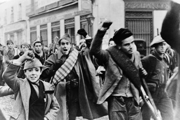 SPANISH CIVIL WAR: MADRID. Shock troops, international citizens who came to Spain to support the leftists against the fascist Nationalists during the Spanish Civil War, marching in Madrid. Photograph, 1937 or 1938.  Copyright: xGRANGERx xGRANGERx 0636061