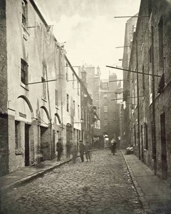SCOTLAND: GLASGOW, c1870. Broad Close, No. 167 High Street, a street scene in Glasgow, Scotland. Photograph by Thomas Annan, c1870.  Copyright: xGRANGERx xGRANGERx 0641974
