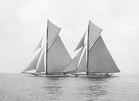 AMERICA S CUP, 1903. Reliance and Shamrock III photographed before the start of the race for the America s Cup, 25 August 1903.  Copyright: xGRANGERx xGRANGERx 0645128