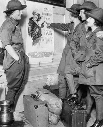 WWI: WOMEN S LAND ARMY. Members of the Women s Land Army, Los Angeles Division. Photograph, 1918.  Copyright: xGRANGERx xGRANGERx 0645747