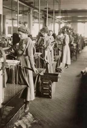 WWI: FACTORY, c1918. Women at work in the Lincoln Motor Company plant in Detroit, Michigan. Photograph, c1918.  Copyright: xGRANGERx xGRANGERx 0645757
