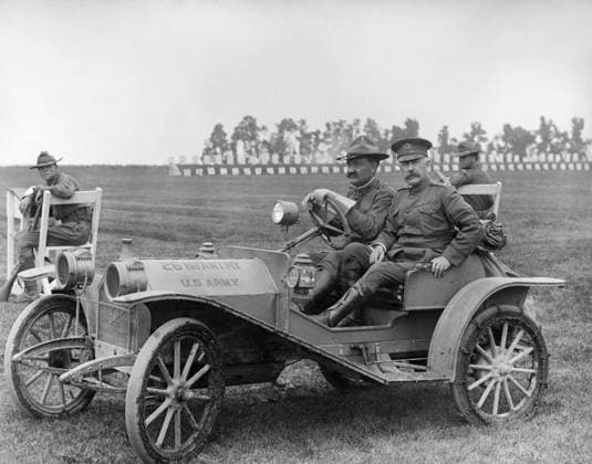 HUPP MOTOR CAR, c1910. U.S. Army officers in a Hupp Motor Car Company automobile. Photograph, c1910.  Copyright: xGRANGERx xGRANGERx 0650936