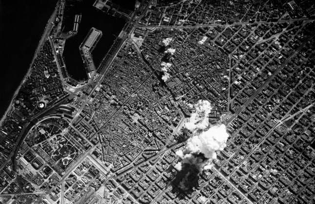 SPANISH CIVIL WAR, 1938. Aerial bombing of Barcelona, Spain, by the Italian air force during the Spanish Civil War. Photograph, 17 March 1938.  Copyright: xGRANGERx xGRANGERx 1032618