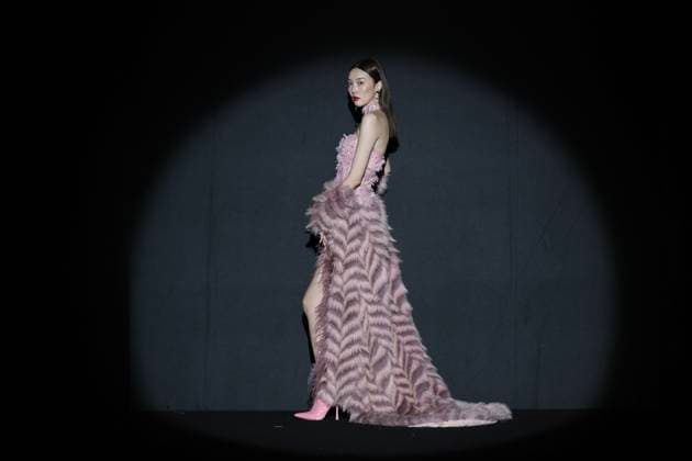 BEIJING, CHINA - MARCH 29: A model walks the runway at the MOE HO collection show by designe Mengmeng He on day seven of China Fashion Week A W 2024 at 751D Park on March 29, 2024 in Beijing, China.  Copyright: xChinaxNewsxServicex 111488235652