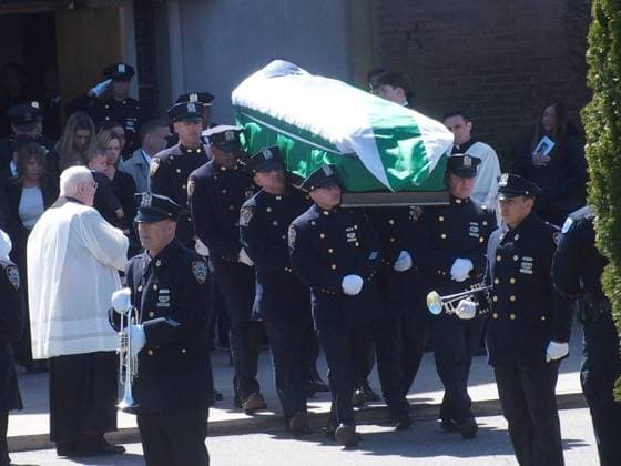 News Themen der Woche KW13 News Bilder des Tages March 30, 2024, New York, New York, USA: Massapequa New York , Funeral for slain New York City Police Officer Johnathan E. Diller. Saint Rose of Lima Church.Police Officer Diller was shot by a career criminal while officer Diller was investigating a car stoop in Far Rockaway Queens N.Y. New York U.S.A - ZUMAct2_ 20240330_faf_ct2_049 Copyright: xBrucexCotlerx