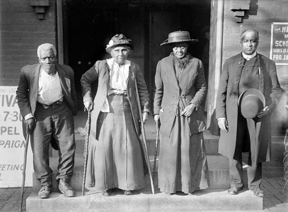 USA: Former Slaves Reunion. Left to right, Lewis Martin, age 100; Martha Elizabeth Banks, age 104; Amy Ware, age 103; Rev. Simon P. Drew, born free. Cosmopolitan Baptist Church, 921 N Street N.W., Washington DC, 1916 The Atlantic slave trade or transatlantic slave trade took place across the Atlantic Ocean from the 16th through to the 19th centuries. The vast majority of those enslaved that were transported to the New World, many on the triangular trade route and its Middle Passage, were West Africans from the central and western parts of the continent sold by western Africans to western European slave traders, or by direct European capture to the Americas.<br ><br > The numbers were so great that Africans who came by way of the slave trad Copyright: xxPicturesxFromxHistoryx