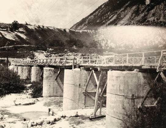 Bridge over the river Isonzo, near Plezzo in Slovenia. The structure was bombed during WWI (b w photo) 1251722 Bridge over the river Isonzo, near Plezzo in Slovenia. The structure was bombed during WWI (b w photo) by Ojetti, Ugo (1871-1946) ; (add.info.: Ojetti, Ugo Slovenia); Fratelli Alinari Museum Collections, Florence, Italy. Copyright: xFratellixAlinarixMuseumxCollections,xFlorence,xItalyx xBridgemanxImagesx 1251722