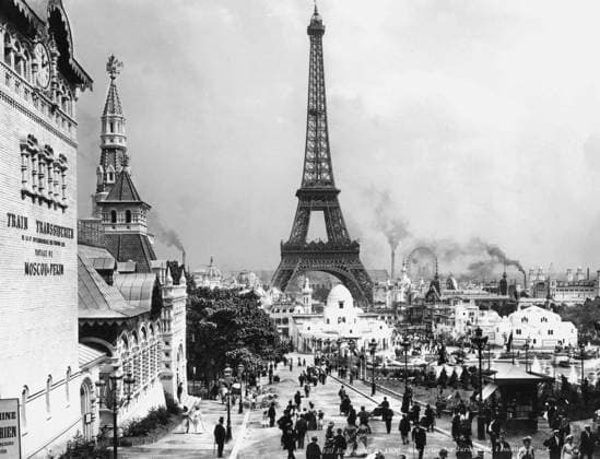 View of the Trocadero gardens and the Eiffel Tower, Paris World Fair, 1900 (b w photo) 1700371 View of the Trocadero gardens and the Eiffel Tower, Paris World Fair, 1900 (b w photo) by French Photographer (20th century); (add.info.: World fair in Paris in 1900 : view of Trocadero gardens and Eiffel tower). Copyright: xBridgemanxImagesx 1700371