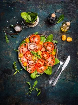tomatensalat,mittagessen,salat,mahlzeit,mahlzeiten ** tomato salad,lunch,tomato salads,lunch time 61z-fpi