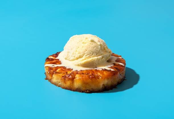 dessert,vanilleeis,ananasring,karamellisiert,desserts,nachspeise,nachspeisen,nachtisch,nachtische,süßspeise,süßspeisen,ananas,ananasringe,ananasscheibe,ananasscheiben ** dessert,vanilla ice cream,pineapple ring,caramelized,desserts,ice creams,icecream,icecreams,vanilla ice creams,pineapple rings,caramelizes zm6-hj8