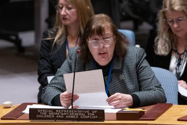 Bilder des Jahres 2024, News 04 April News Themen der Woche KW14 News Bilder des Tages (240403) -- UNITED NATIONS, April 3, 2024 -- Virginia Gamba (Front), the secretary-general s special representative for children and armed conflict, briefs the UN Security Council on children and armed conflict at the UN headquarters in New York, on April 3, 2024. The United Nations raised alarms Wednesday over the alarming global uptick in incidents where humanitarian aid for children is being obstructed, warning of dire consequences for the most vulnerable. ( Handout via Xinhua) UN-SECURITY COUNCIL-CHILDREN AND ARMED CONFLICT EskinderxDebebe UNxPhoto 