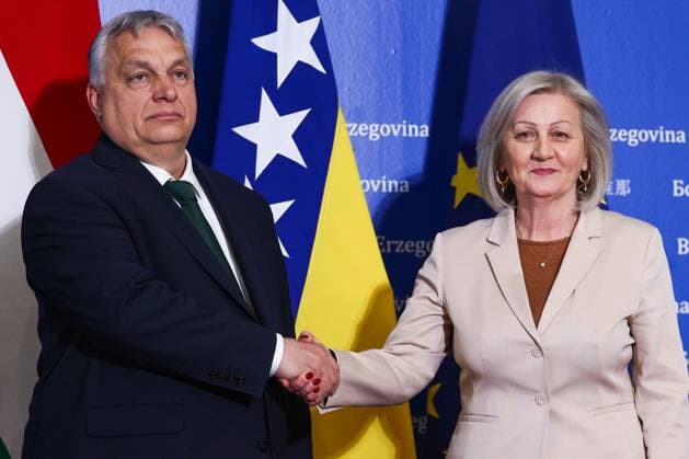 News Themen der Woche KW14 News Bilder des Tages The Chairperson of the Council of Ministers of Bosnia and Herzegovina, Borjana Kristo, met with the Prime Minister of Hungary, Viktor Orban The Chairperson of the Council of Ministers of Bosnia and Herzegovina, Borjana Kristo, met with the Prime Minister of Hungary, Viktor Orban, in Sarajevo, Bosnia and Herzegovina, on April 4, 2024. DamirxHajdarbasic PIXSELL