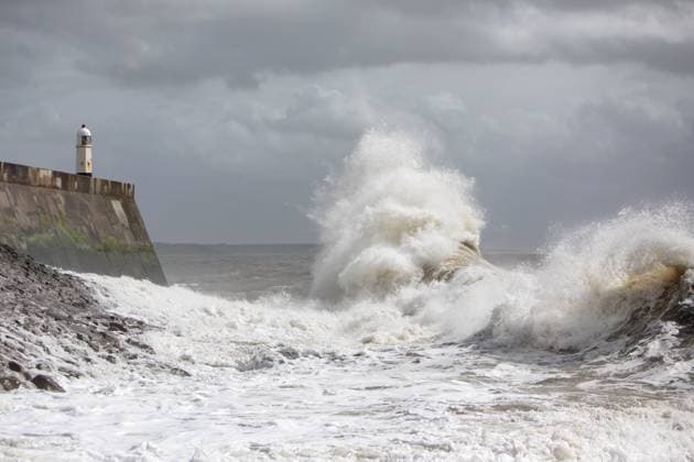 News Themen der Woche KW14 News Bilder des Tages Storm Kathleen surge of waves as it begins to approach UK on the incoming tide at Porthcawl Where: Porthcawl, Wales, United Kingdom When: 05 Apr 2024 Credit: Joann Randles Cover Images EDITORIAL USE ONLY. NOT FOR USE BY NEWSPAPERS BASED IN THE UK. Copyright: xx coverimg53618022