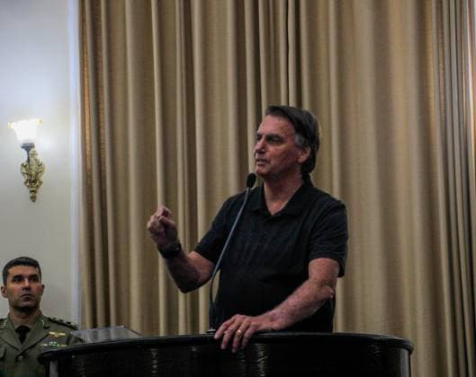 MACEIÓ, AL - 05.04.2024: BOLSONARO EM MACEIÓ - After disembarking late in the morning at the airport in the capital of Alagoas, former President Jair Messias Bolsonaro was honored at the Casa de Tavares Bastos, the Legislative Assembly, where he received the honorary citizenship award, proposed by State Representative Cabo Bebeto (PL) x2517818x  GUIDOxJR.