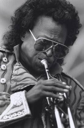 MILES DAVIS MILES DAVIS DIED 28 SEPTEMBER 1991 PHOTO BY -UHS MILES DAVIS LIVE AT THE NEWPORT JAZZ FESTIVAL 1990., Credit:Herb Snitzer Avalon 0544705266
