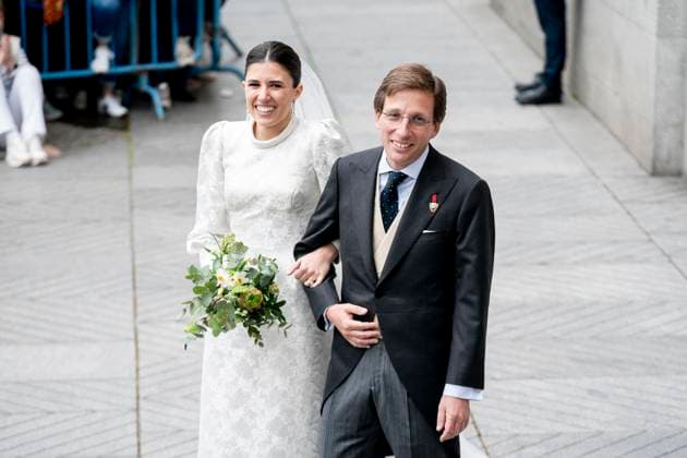 Bilder des Jahres 2024, Entertainment 04 April Entertainment Themen der Woche KW14 Entertainment Bilder des Tages Royal Family At Jose Luis Martinez Almeida s Wedding - Madrid The mayor of Madrid, JosÃ Luis Martinez-Almeida, and the second niece of King Felipe VI, Teresa Urquijo, leave their wedding at the San Francisco de Borja parish, April 6, 2024, in Madrid (Spain). JosÃ Luis Martinez-Almeida and Teresa Urquijo were married today at the Jesuit church San Francisco de Borja, located in Serrano Street, in the Salamanca district of Madrid. After the ceremony, the newlyweds, along with 500 guests, moved to the municipality of Colmenar Viejo, where the wedding reception took place at the El Canto de La Cruz estate, owned by the bride s maternal grandparents. Photo by A. PÃ rez Meca Europa Press ABACAPRESS.COM Madrid Spain  Copyright: xEuropaxPress ABACAx