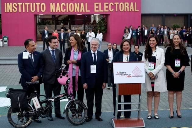 Candidates Hold First Presidential Debate Ahead Mexico s Elections April 7, 2024, Mexico City, Mexico: Mexico s Presidential candidate, Xochitl Galvez, by Fuerza y Corazon por Mexico coalition attends the first presidential debate ahead elections in Mexico. at the National Electoral Institute . on April 7, 2024 in Mexico City, Mexico (Photo by Luis Barron Eyepix Group) Copyright: xLuisxBarronx xEyepixxGroupx LB_07042024_116808