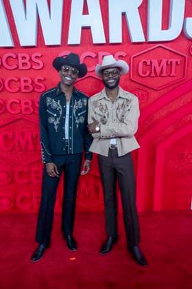 April 7, 2024, Austin, Tx, United States: Country singers THE BROFRESH walk the red carpet and poses for photographs prior to the CMT Music Awards show at Austin s Moody Center on April 6, 2024. Austin United States - ZUMAd150 20240407_znp_d150_002 Copyright: xBobxDaemmrichx