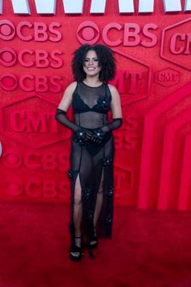 April 7, 2024, Austin, Tx, United States: Country singer JULIE WILLIAMS walks the red carpet and poses for photographs prior to the CMT Music Awards show at Austin s Moody Center on April 6, 2024. Austin United States - ZUMAd150 20240407_znp_d150_024 Copyright: xBobxDaemmrichx