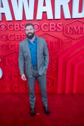 April 7, 2024, Austin, Tx, United States: Country singer JORDAN DAVIS walks the red carpet and poses for photographs prior to the CMT Music Awards show at Austin s Moody Center on April 6, 2024. Austin United States - ZUMAd150 20240407_znp_d150_034 Copyright: xBobxDaemmrichx