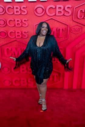 April 7, 2024, Austin, Tx, United States: Country singer AMBER RILEY walks the red carpet and poses for photographs prior to the CMT Music Awards show at Austin s Moody Center on April 6, 2024. Austin United States - ZUMAd150 20240407_znp_d150_046 Copyright: xBobxDaemmrichx