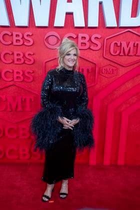 April 7, 2024, Austin, Tx, United States: Country singer TRISHA YEARWOOD walks the red carpet and poses for photographs prior to the CMT Music Awards show at Austin s Moody Center on April 6, 2024. Austin United States - ZUMAd150 20240407_znp_d150_047 Copyright: xBobxDaemmrichx