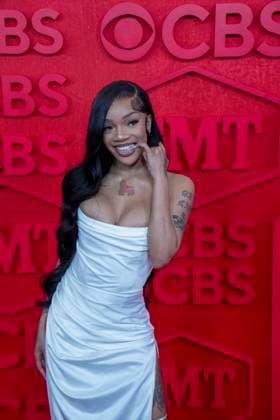 April 7, 2024, Austin, Tx, United States: Country singer GLORILLA walks the red carpet and poses for photographs prior to the CMT Music Awards show at Austin s Moody Center on April 6, 2024. Austin United States - ZUMAd150 20240407_znp_d150_050 Copyright: xBobxDaemmrichx