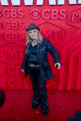 April 7, 2024, Austin, Tx, United States: Singer MELISSA ETHRIDGE poses on the red carpet for photographs prior to the CMT Music Awards show at Austin s Moody Center on April 6, 2024. Austin United States - ZUMAd150 20240407_znp_d150_058 Copyright: xBobxDaemmrichx
