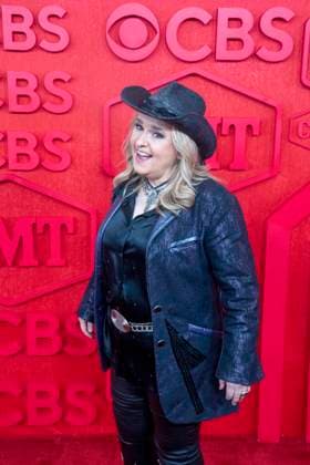 April 7, 2024, Austin, Tx, United States: Singer MELISSA ETHRIDGE poses on the red carpet for photographs prior to the CMT Music Awards show at Austin s Moody Center on April 6, 2024. Austin United States - ZUMAd150 20240407_znp_d150_059 Copyright: xBobxDaemmrichx