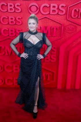 April 7, 2024, Austin, Tx, United States: American actress EMILY OSMENT walks the red carpet and poses for photographs prior to the CMT Music Awards show at Austin s Moody Center on April 6, 2024. Austin United States - ZUMAd150 20240407_znp_d150_065 Copyright: xBobxDaemmrichx