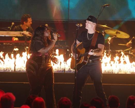 April 7, 2024, Austin, Tx, USA: Brittney Spencer and Parker McCollum perform onstage during the 2024 CMT Music Awards at Moody Center on April 07, 2024 in Austin, Texas. Austin USA - ZUMAs181 20240407_zea_s181_041 Copyright: xAmyxE.xPricex