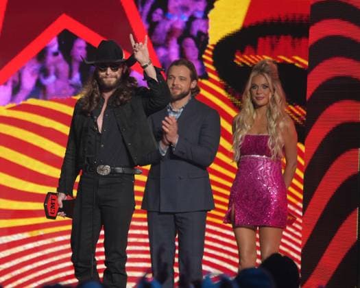 April 7, 2024, Austin, Tx, USA: Warren Zeiders accepts the Breakthrough Male Video Of The Year Award for Ã¢â‚¬oePretty Little PoisonÃ¢â‚¬Â onstage during the 2024 CMT Music Awards at Moody Center on April 07, 2024 in Austin, Texas. Austin USA - ZUMAs181 20240407_zea_s181_048 Copyright: xAmyxE.xPricex