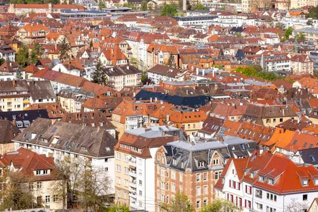 Kalendermotive: Dachlandschaften Stadtansicht Stuttgart. 06.04.2024: Stuttgart, Baden-Württemberg, Deutschland, Europa *** City view Stuttgart 06 04 2024 Stuttgart, Baden Württemberg, Germany, Europe