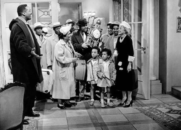 TANTE WANDA AUS UGANDA Tante Wanda aus Uganda, deutscher Spielfilm von 1957, Regie: Geza von Cziffra, Szene mit Grethe Weiser als Tante Uganda (rechts), Deutschland Copyright: ArthurxGrimm AGR_82030194 EDITORIAL USE ONLY