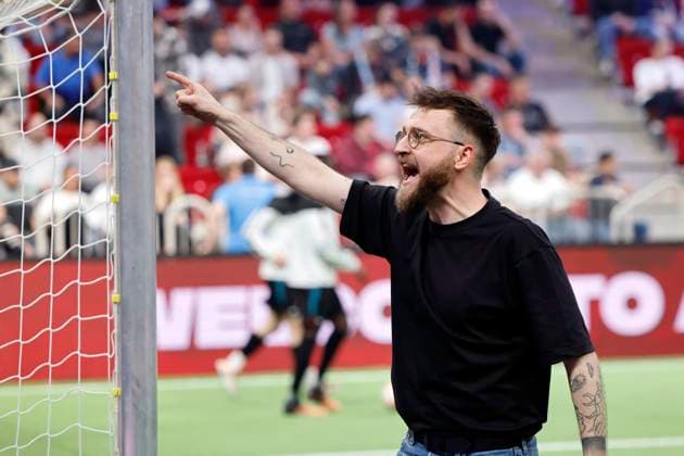 Content Creator Nico Heymer, Team-Managerin bei Team Calcio Berlin, beim Baller League Final Four im PSD Bank Dome Düsseldorf. Düsseldorf, 08.04.2024 NRW Deutschland Copyright: xChristophxHardtx