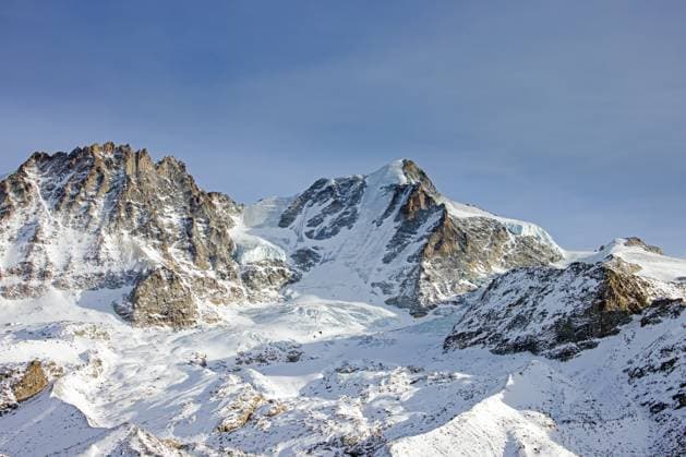 Gran Paradiso, Grand Paradis in winter, mountain top in the Graian Alps between the Aosta Valley and Piedmont in Italy *** Gran Paradiso, Grand Paradis in winter, Mountain Top in The Graian Alps between The Aosta Valley and Piedmont in Italy Copyright: imageBROKER alimdix xArterrax xS ibltsm10429281.jpg RECORD DATE NOT STATED