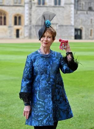 . 09 04 2024. Windsor, United Kingdom. Actress Celia Imrie with her OBE after an Investiture at Windsor Castle, United Kingdom.  xPoolx xi-Imagesx IIM-25111-0002