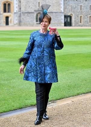 . 09 04 2024. Windsor, United Kingdom. Actress Celia Imrie with her OBE after an Investiture at Windsor Castle, United Kingdom.  xPoolx xi-Imagesx IIM-25111-0005